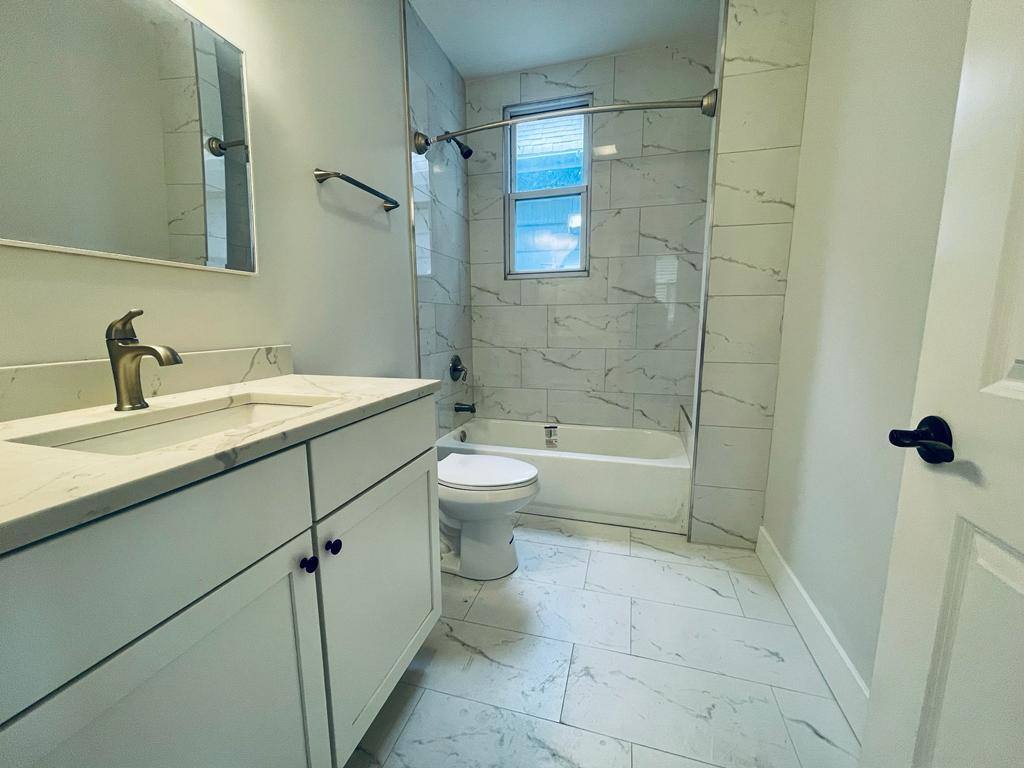 Apartment for rent at 2309 N Campbell Ave #3, Chicago, IL 60647