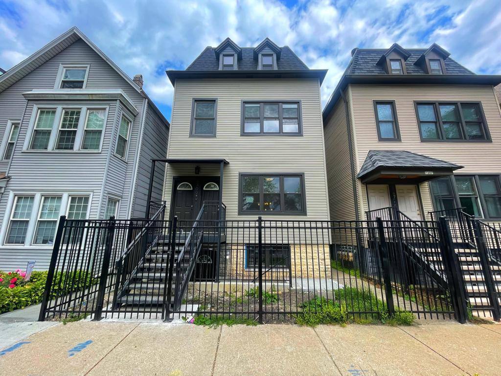 Apartment for rent at 2309 N Campbell Ave #3, Chicago, IL 60647