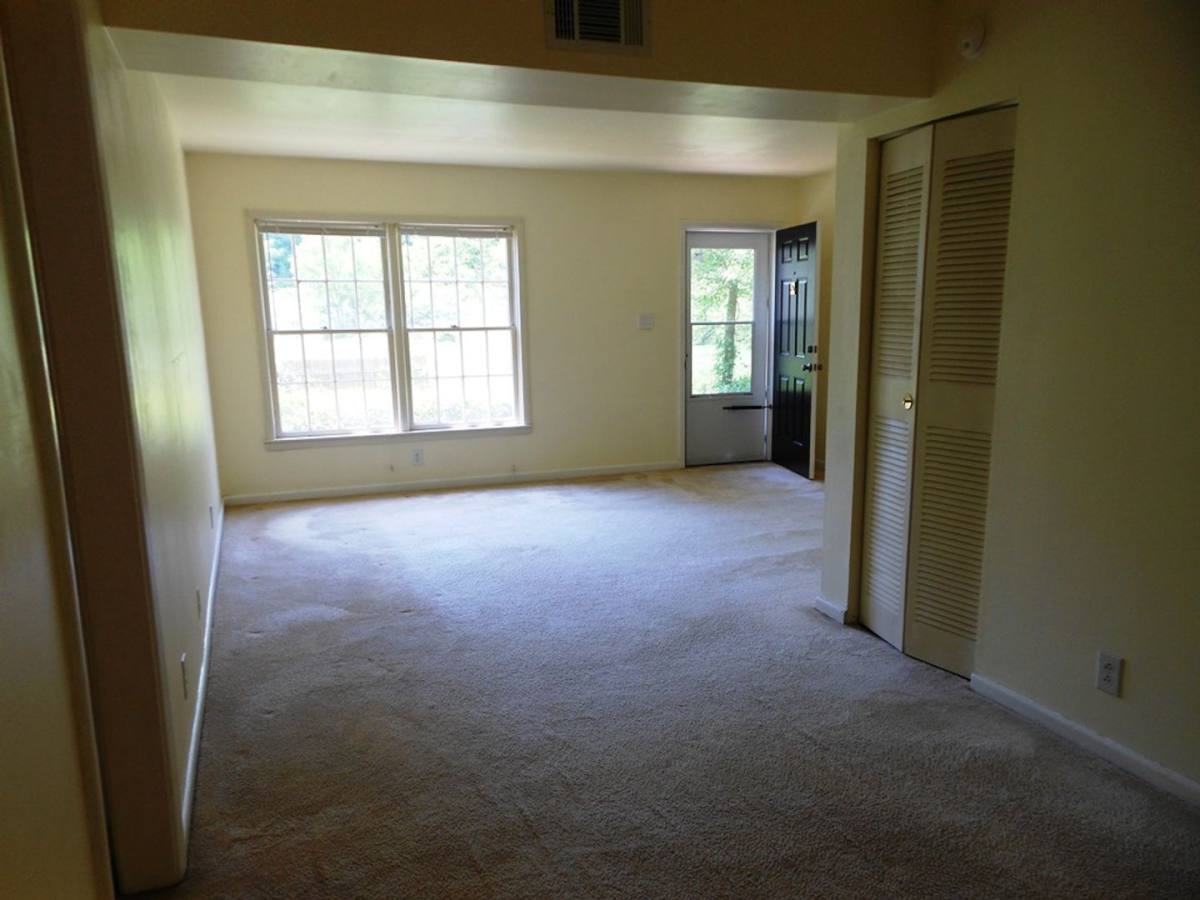 Apartment for rent at 2527 Hydraulic Rd, Charlottesville, VA 22901
