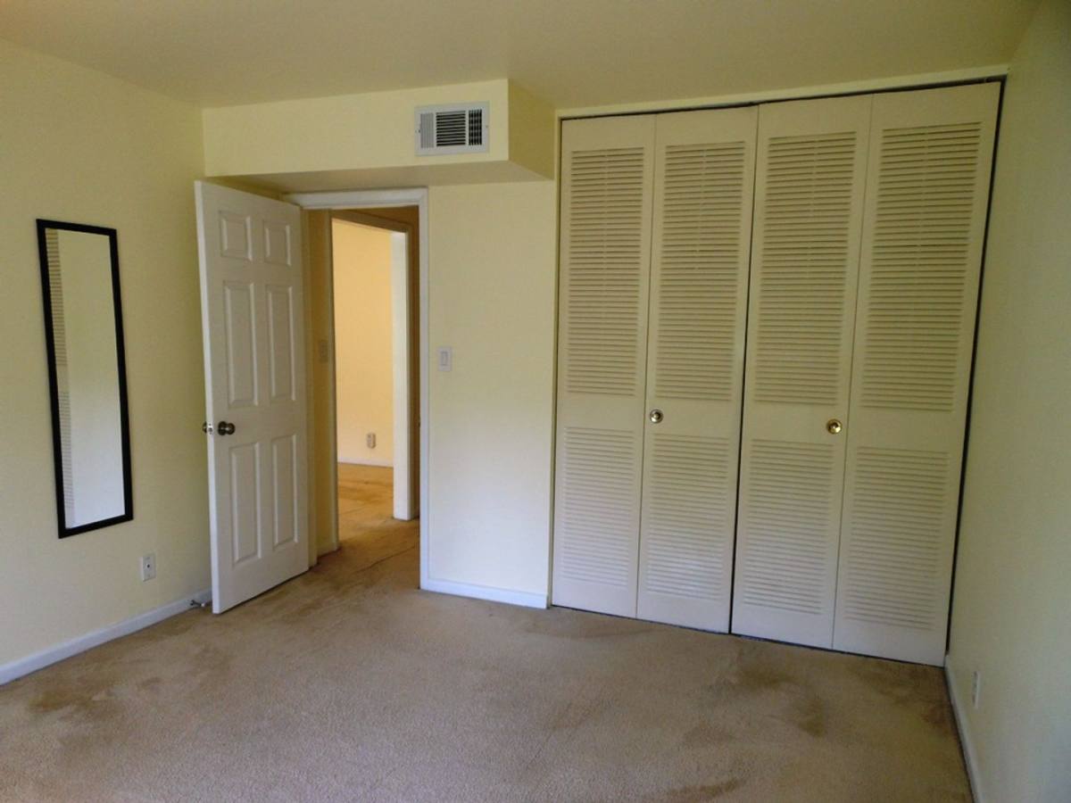 Apartment for rent at 2527 Hydraulic Rd, Charlottesville, VA 22901