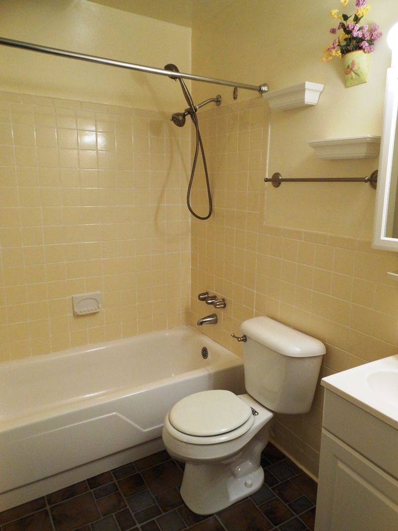 Apartment for rent at 2527 Hydraulic Rd, Charlottesville, VA 22901