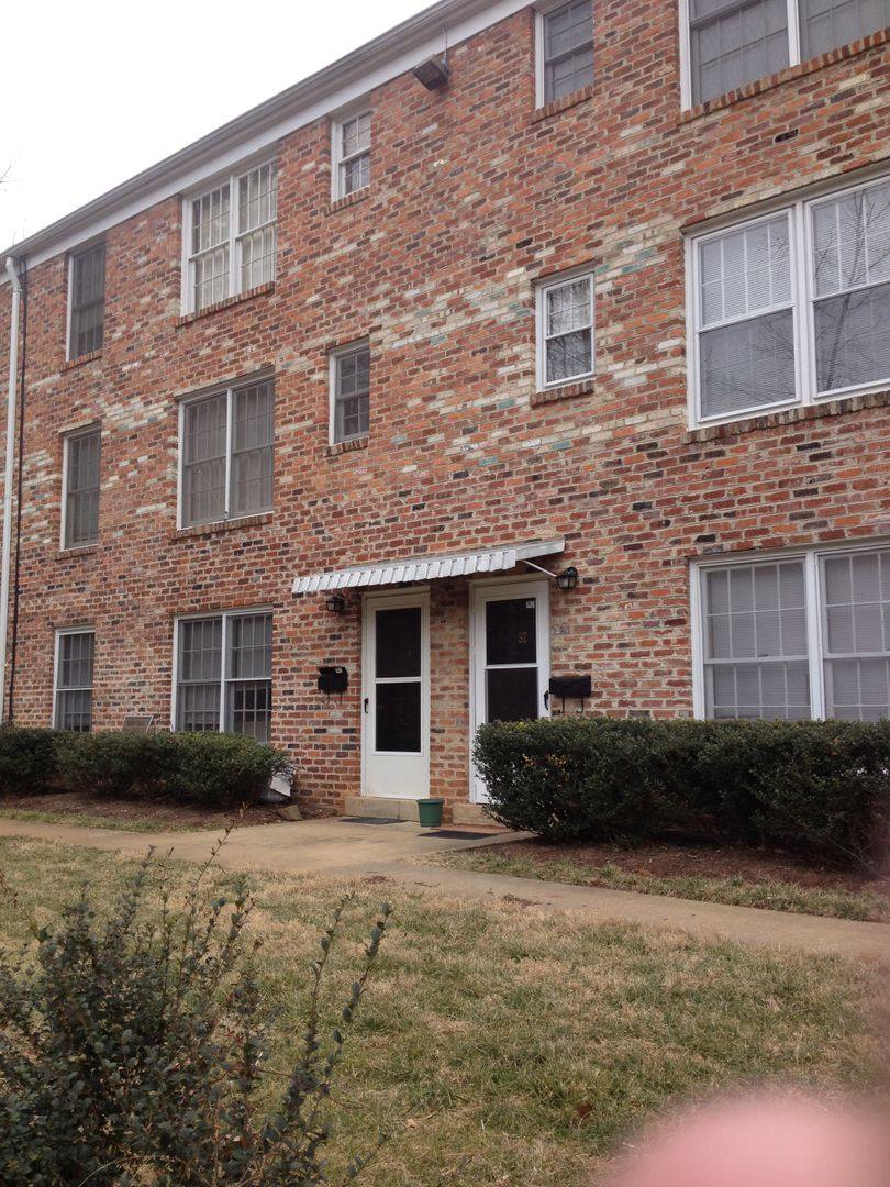 Apartment for rent at 2527 Hydraulic Rd, Charlottesville, VA 22901