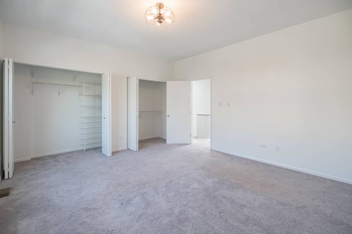 Townhouse for rent at 1781 W Altgeld St #O, Chicago, IL 60614