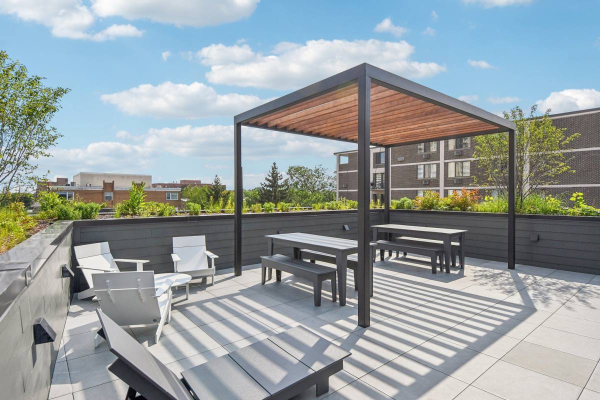 Apartment for rent at 1700 Oak Ave #1, Evanston, IL 60201