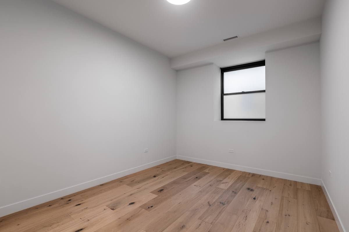 Apartment for rent at 1700 Oak Ave #6, Evanston, IL 60201