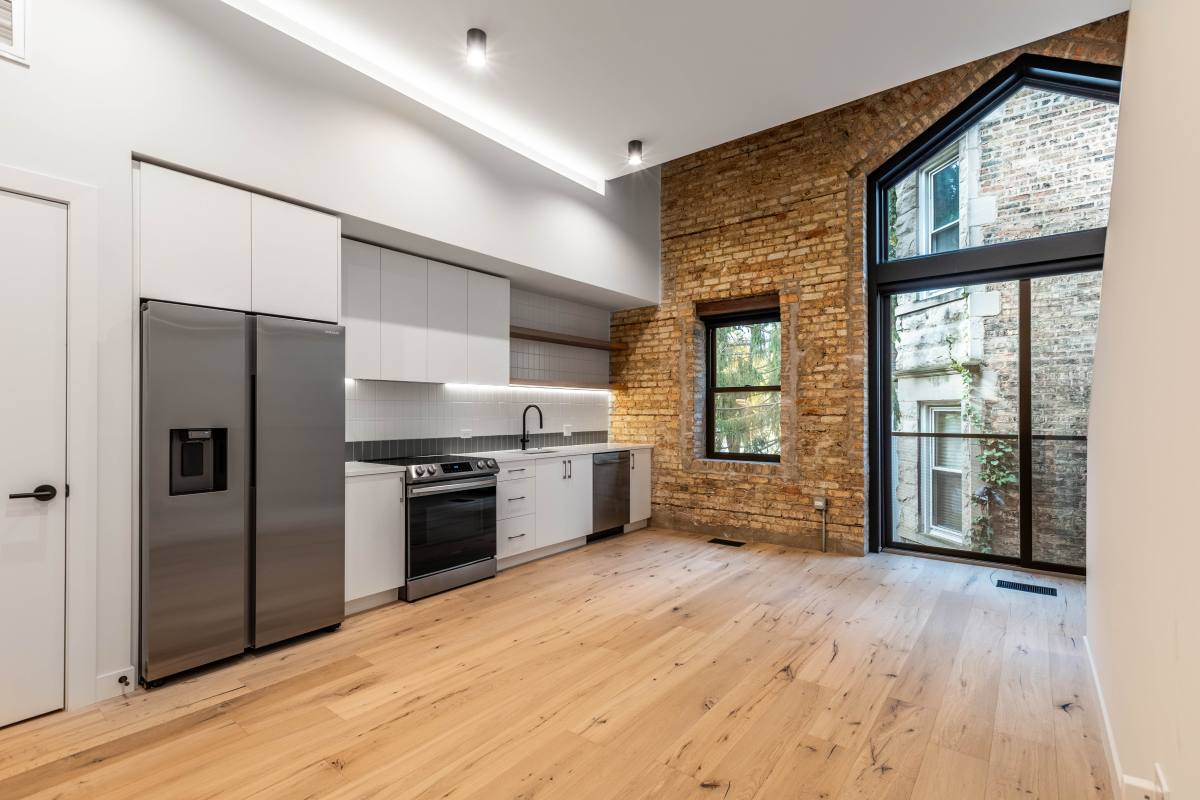 Apartment for rent at 1700 Oak Ave #6, Evanston, IL 60201