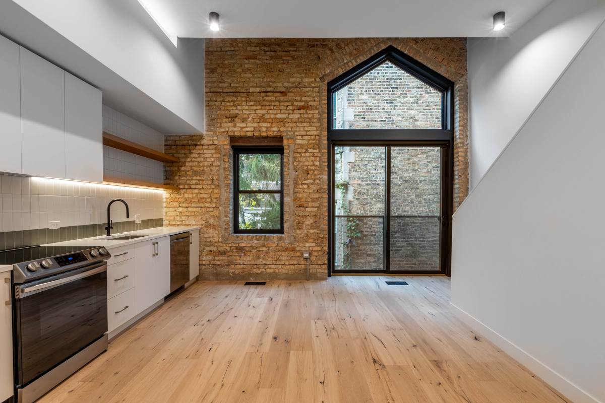 Apartment for rent at 1700 Oak Ave #6, Evanston, IL 60201