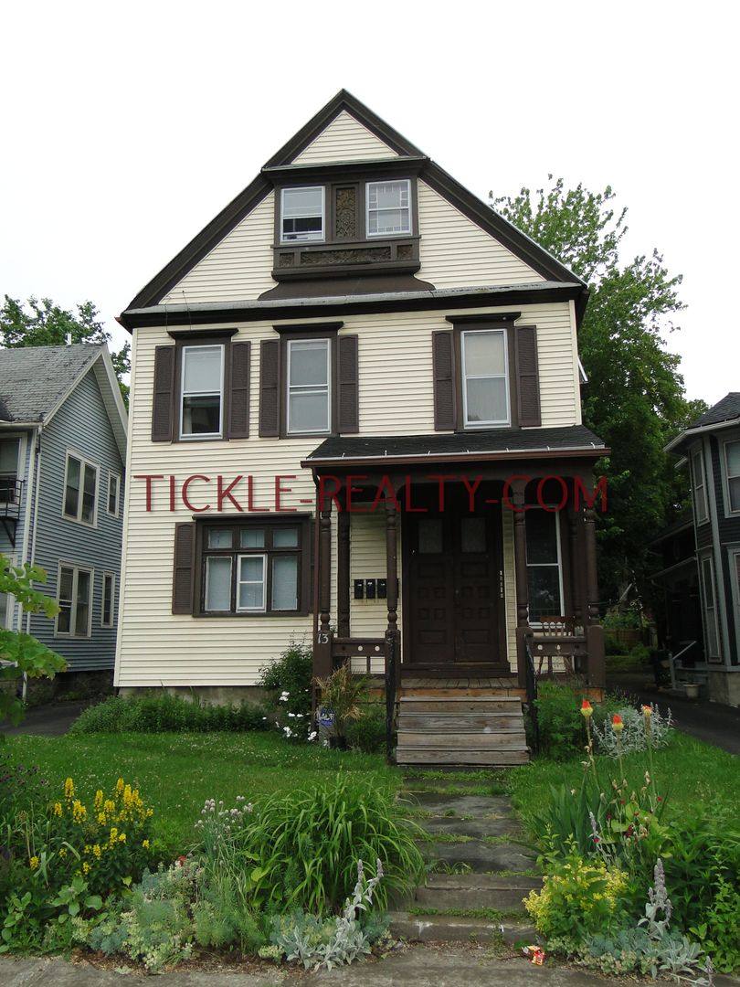 Apartment for rent at 13 Lafayette Park, Rochester, NY 14607