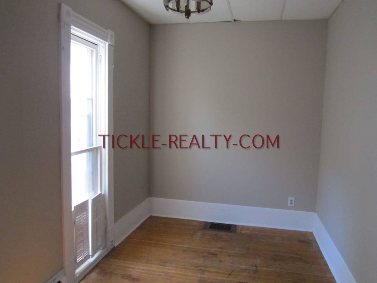 Apartment for rent at 13 Lafayette Park, Rochester, NY 14607