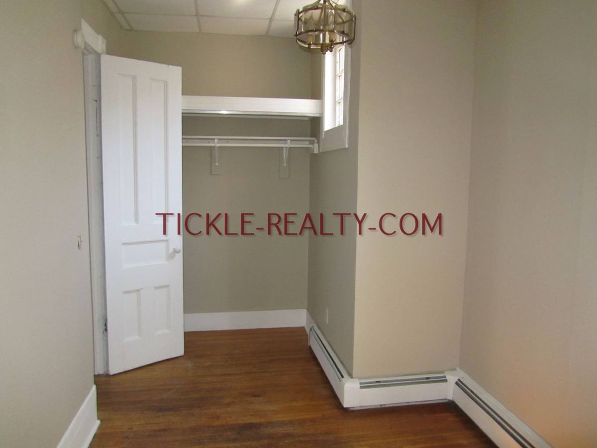 Apartment for rent at 13 Lafayette Park, Rochester, NY 14607