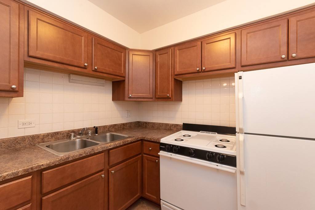Apartment for rent at 538 Roscoe #P873, Chicago, IL 60657