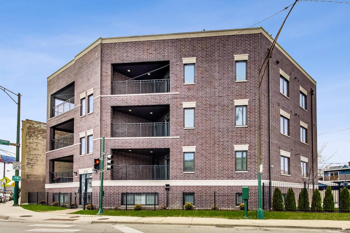 Condo for rent at 3134 N Kedzie Ave #1S, Chicago, IL 60618