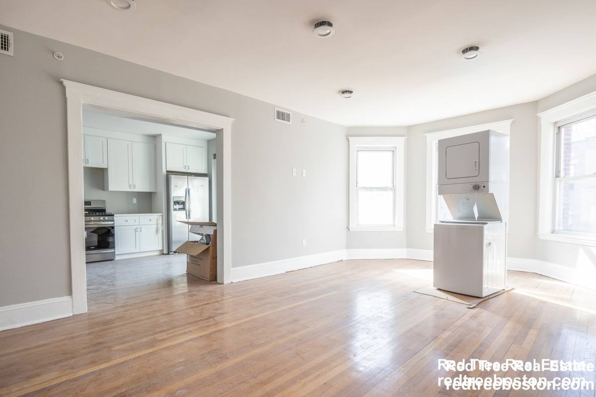 Apartment for rent at 190 Kelton St #1, Allston, MA 02134