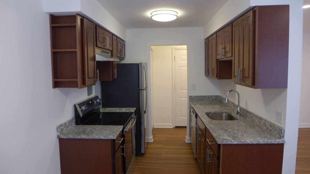 Apartment for rent at 5300 N Sheridan Rd, Chicago, IL 60640