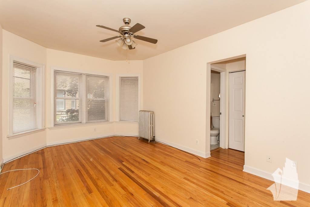Apartment for rent at 3922 N Pine Grove Ave #3, Chicago, IL 60613