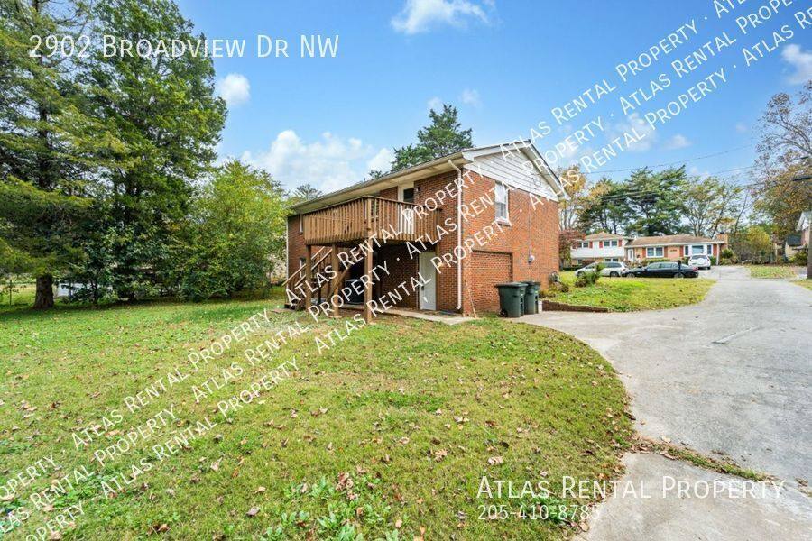 House for rent at 2902 Broadview Dr NW, Huntsville, AL 35810
