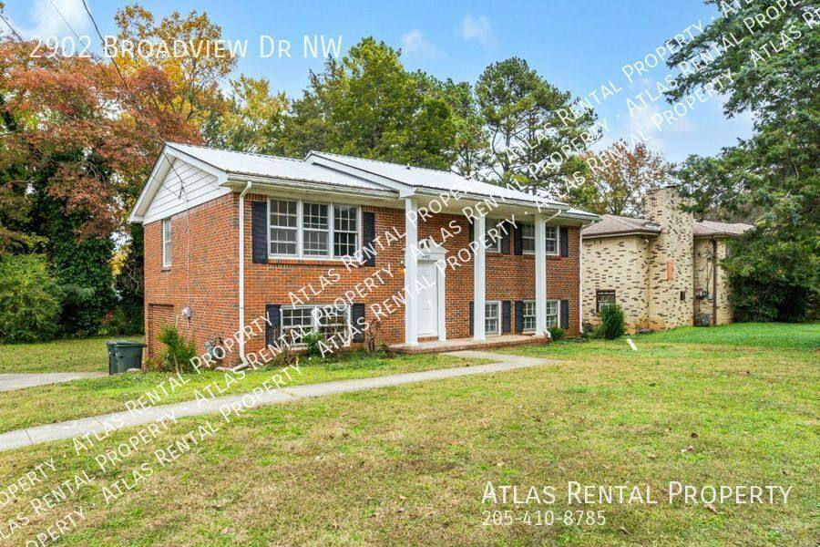 House for rent at 2902 Broadview Dr NW, Huntsville, AL 35810