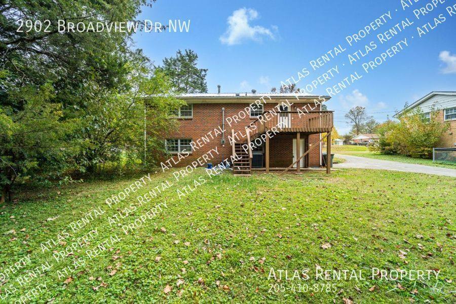 House for rent at 2902 Broadview Dr NW, Huntsville, AL 35810