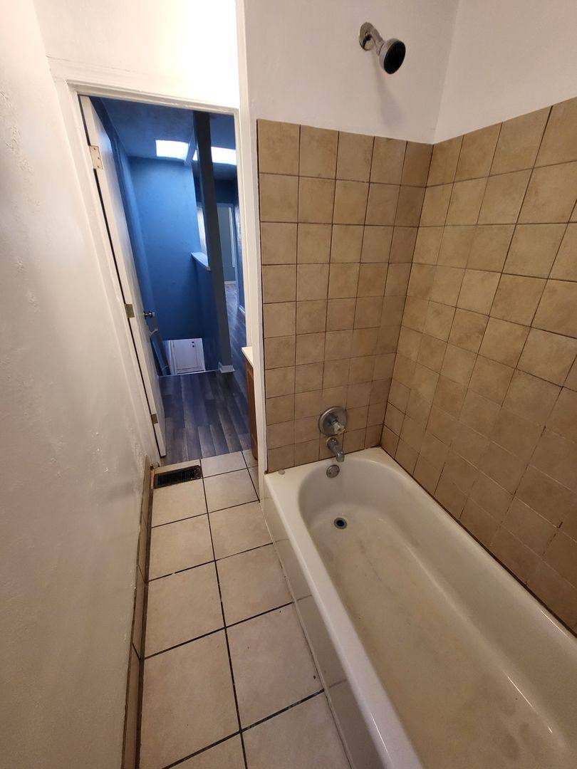 House for rent at 517 N Rose St, Baltimore, MD 21205