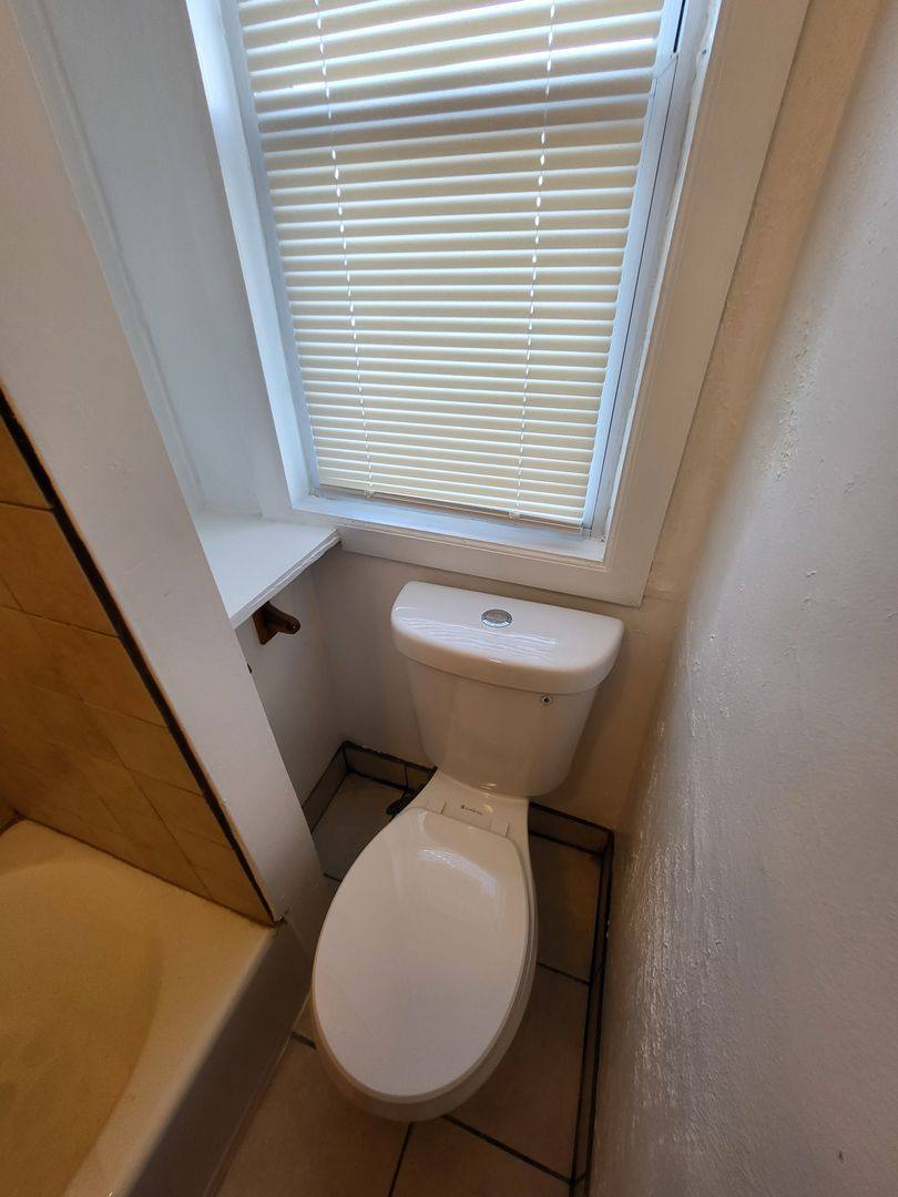 House for rent at 517 N Rose St, Baltimore, MD 21205