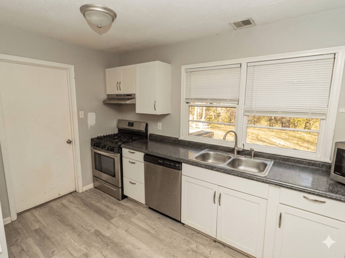 Apartment for rent at 416 W Spring Dr, Haysville, KS 67060