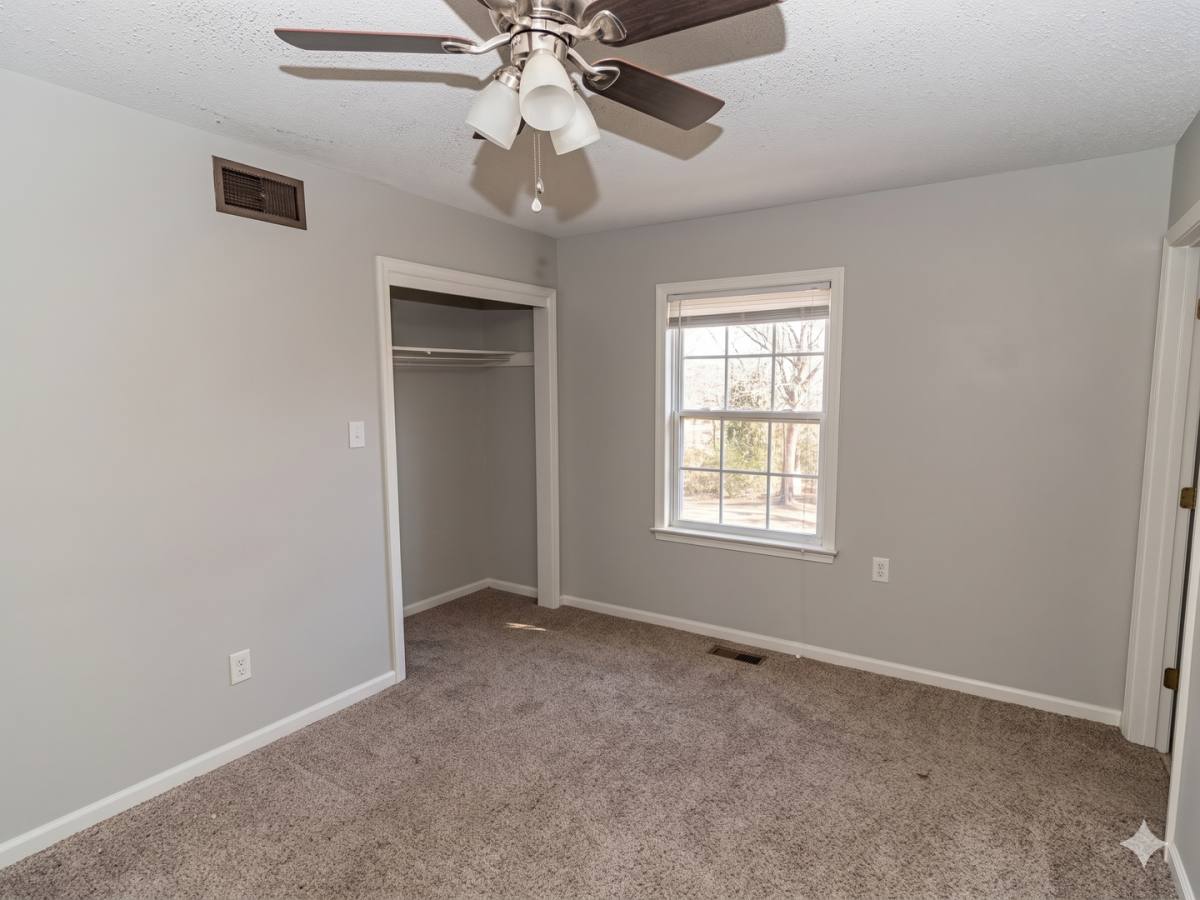 Apartment for rent at 416 W Spring Dr, Haysville, KS 67060