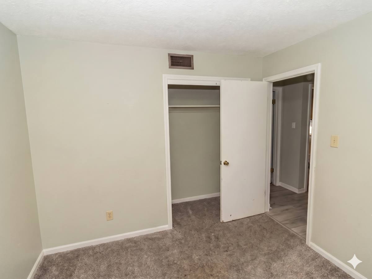 Apartment for rent at 416 W Spring Dr, Haysville, KS 67060
