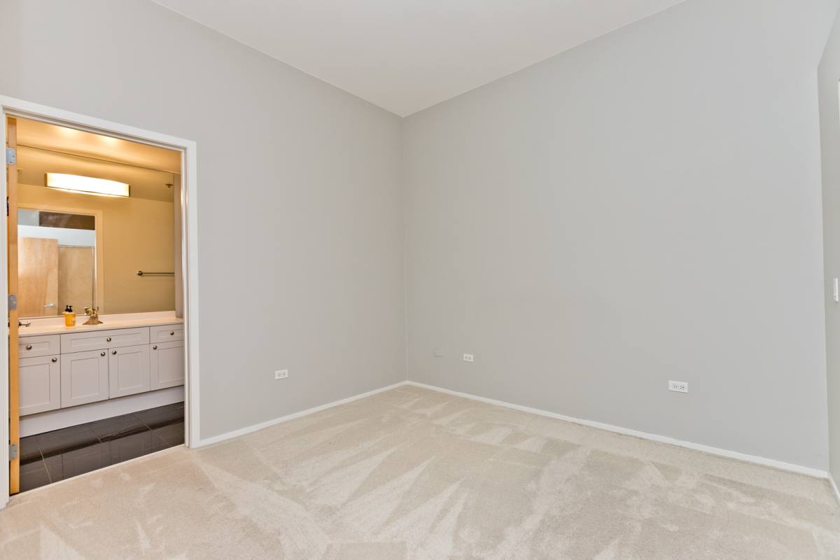 Apartment for rent at 1201 W Adams #709, Chicago, IL 60607