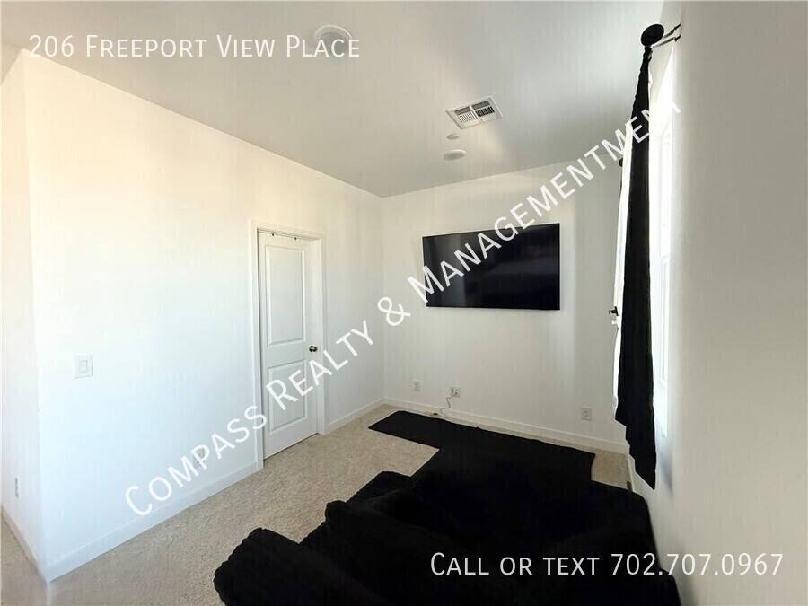 Townhouse for rent at 206 Freeport View Place, Henderson, NV 89011