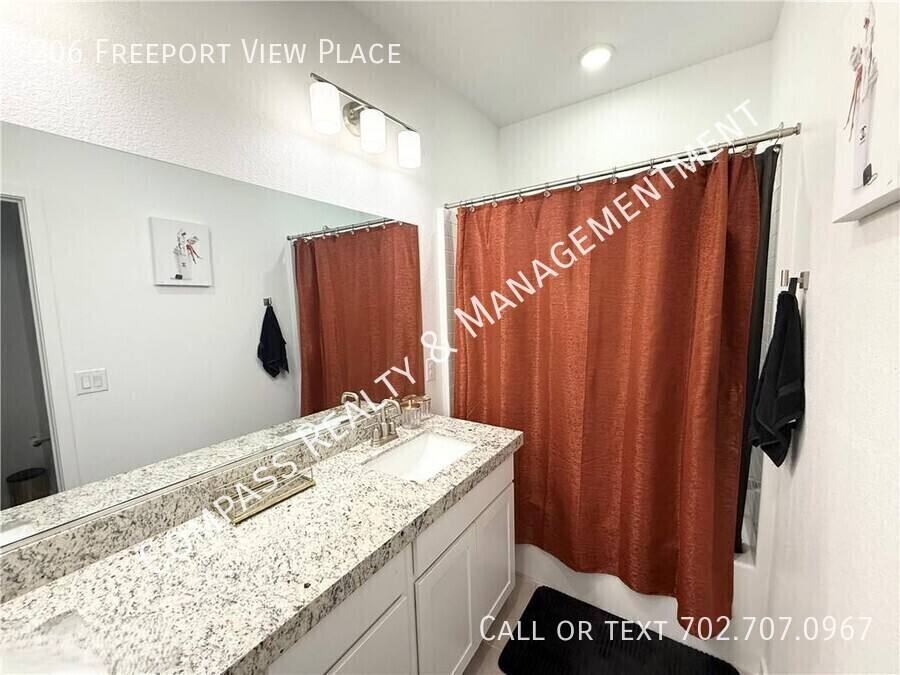 Townhouse for rent at 206 Freeport View Place, Henderson, NV 89011