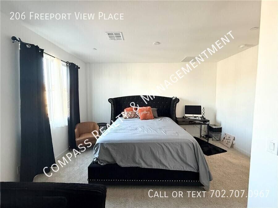 Townhouse for rent at 206 Freeport View Place, Henderson, NV 89011