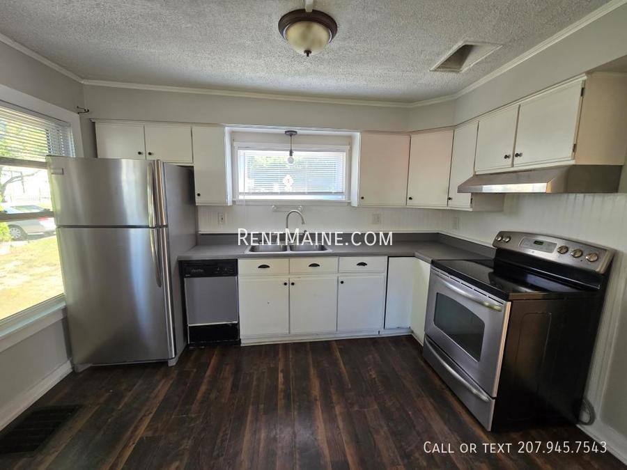 Apartment for rent at 74 Stillwater Ave, Bangor, ME 04401