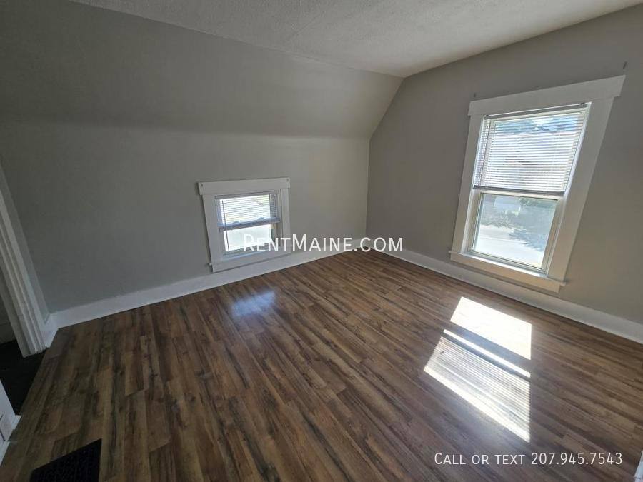 Apartment for rent at 74 Stillwater Ave, Bangor, ME 04401