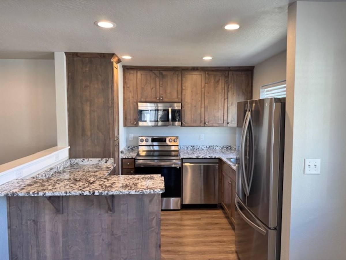 Apartment for rent at 405-415 E Rapp Rd, Talent, OR 97540