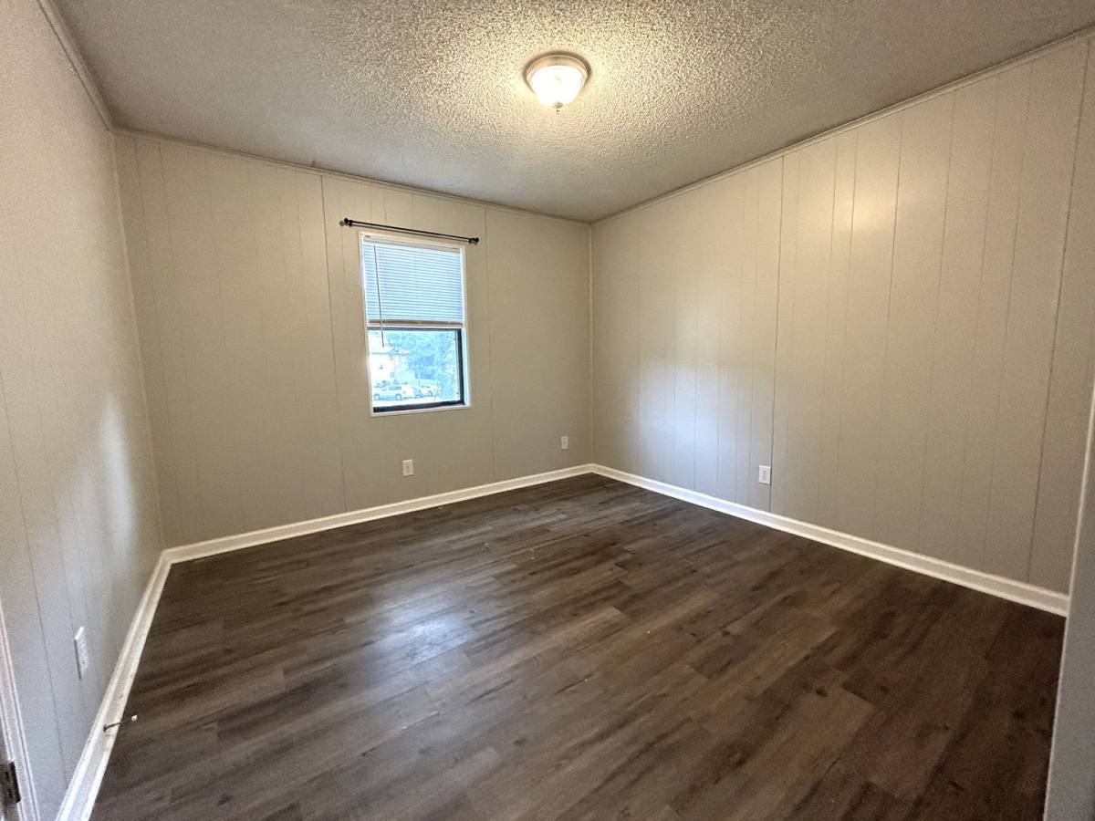 Apartment for rent at 102 Ravenwood, Jacksonville, NC 28546