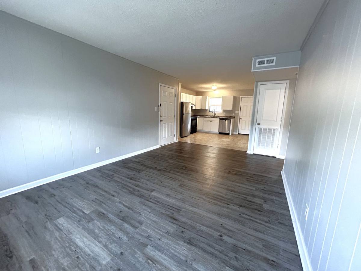 Apartment for rent at 102 Ravenwood, Jacksonville, NC 28546