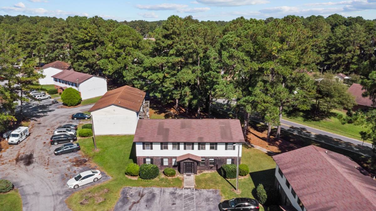 Apartment for rent at 102 Ravenwood, Jacksonville, NC 28546