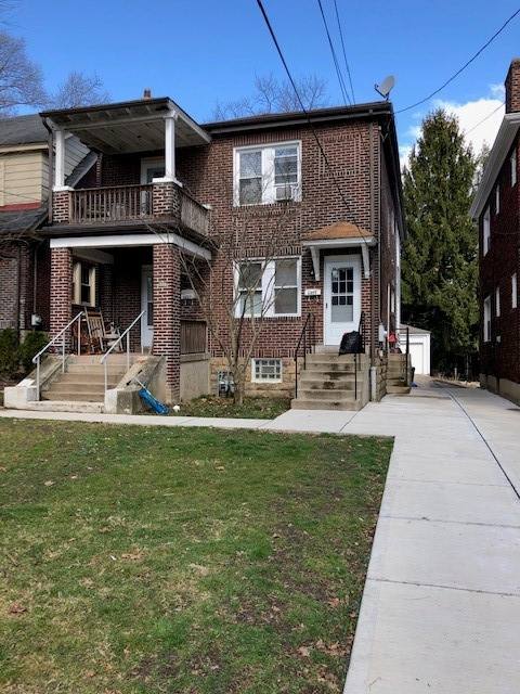 Apartment for rent at 6627 Dalzell Place, Pittsburgh, PA 15217