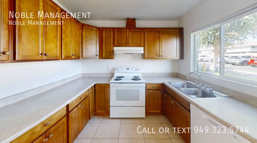 Apartment for rent at 14702 Plaza Dr Units A-D #C, Tustin, CA 92780
