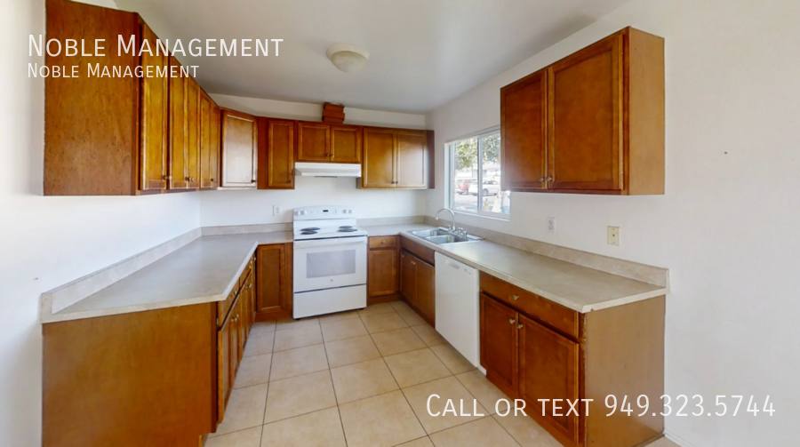 Apartment for rent at 14702 Plaza Dr Units A-D #C, Tustin, CA 92780