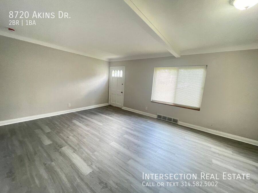 House for rent at 8720 Akins Dr, Saint Louis, MO 63136