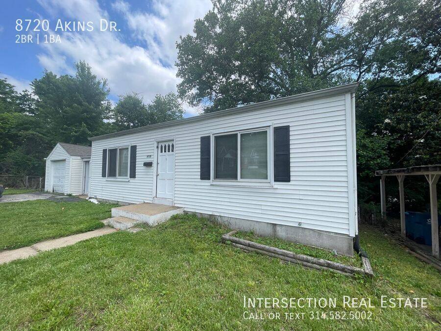 House for rent at 8720 Akins Dr, Saint Louis, MO 63136