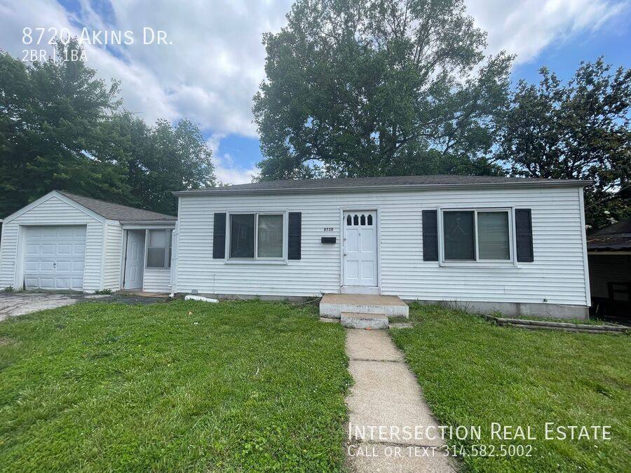 House for rent at 8720 Akins Dr, Saint Louis, MO 63136