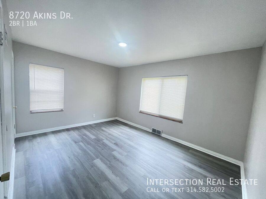 House for rent at 8720 Akins Dr, Saint Louis, MO 63136