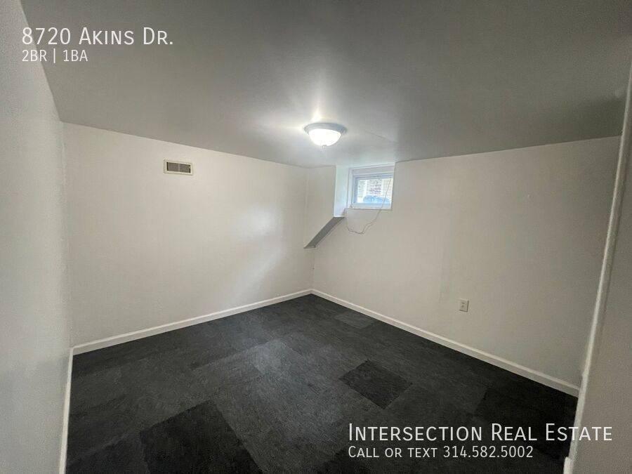 House for rent at 8720 Akins Dr, Saint Louis, MO 63136