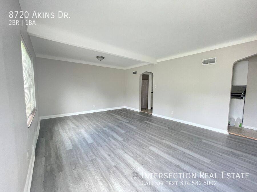 House for rent at 8720 Akins Dr, Saint Louis, MO 63136