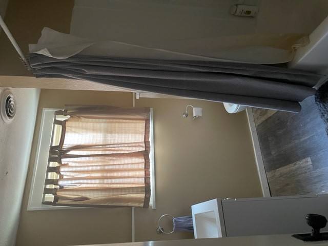 House for rent at 5435 5th Ave #2, Pittsburgh, PA 15232