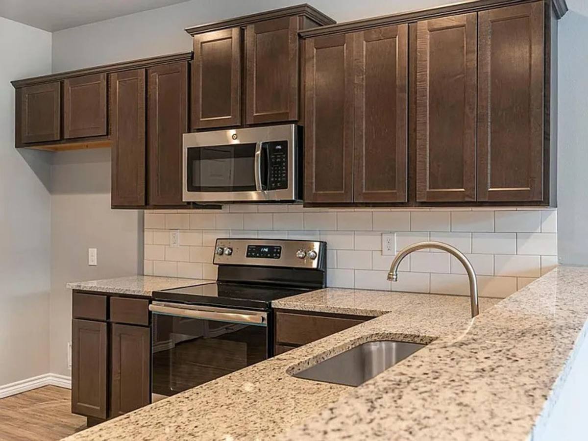Apartment for rent at 523-525 N St, Gladewater, TX 75647