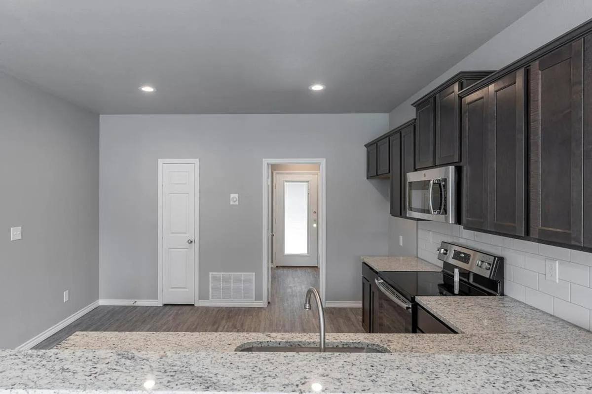 Apartment for rent at 523-525 N St, Gladewater, TX 75647