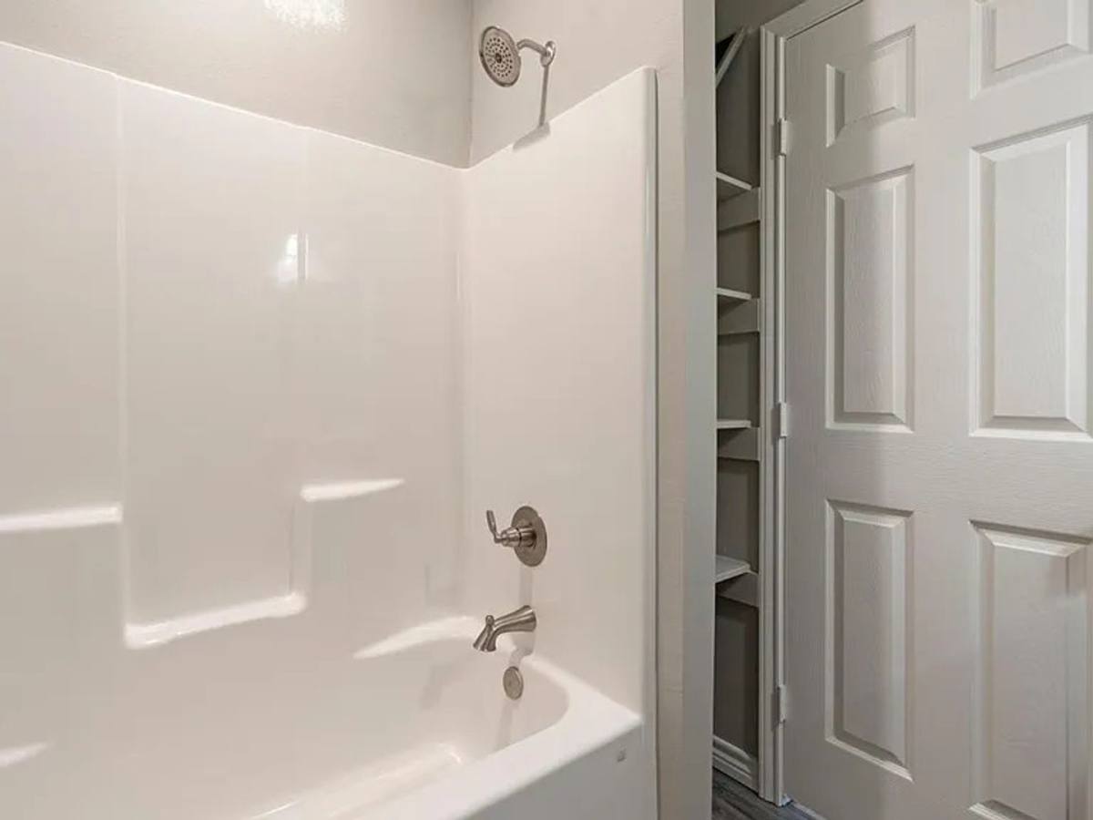 Apartment for rent at 523-525 N St, Gladewater, TX 75647